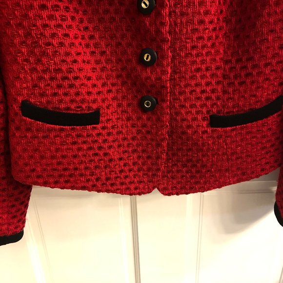 Tullo 2 piece ladie's ensemble with black fox collar - Picture 5 of 10